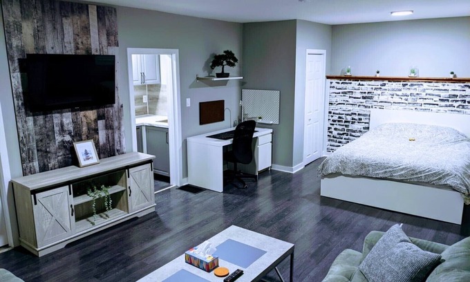 Durham Region Apartment | Cozy studio in the heart of the city