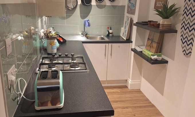 West Molesey Apartment | Cozy Studio in West Molesey