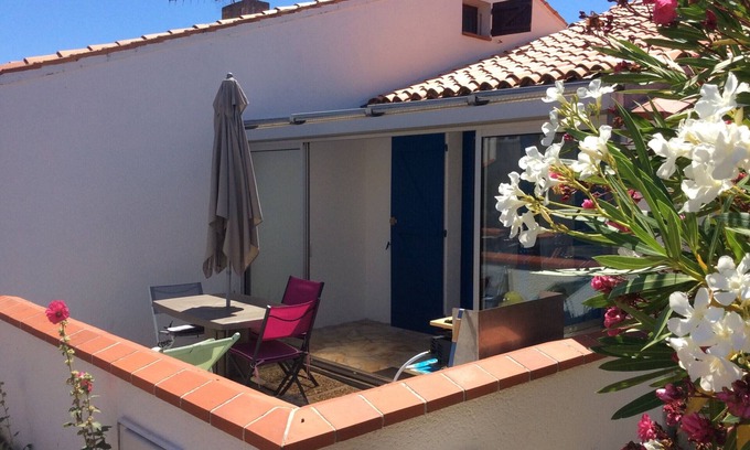 La Faute-sur-Mer House | Cozy Studio Maisonette near Beach with Private Courtyard and Parking