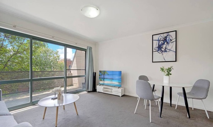 Camperdown Apartment | Cozy studio near RPA and SYD UNI