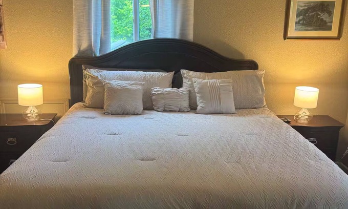 Sevierville Apartment | Cozy studio with AC, WiFi in lovely Sevierville