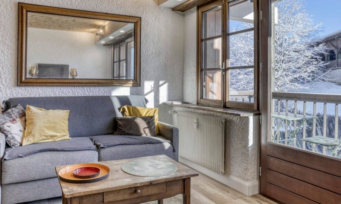 Le Planellet Apartment | Cozy studio with mountain nook, near cable car, wifi and parking