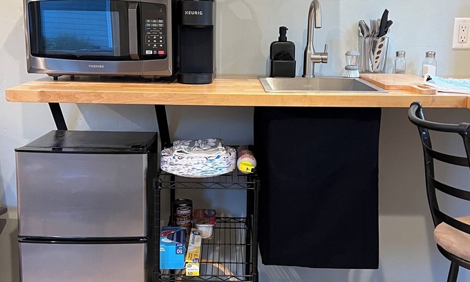 Klamath Falls Apartment | Cozy studio with WiFi and AC in charming Running Y Ranch Resort Klamath Falls