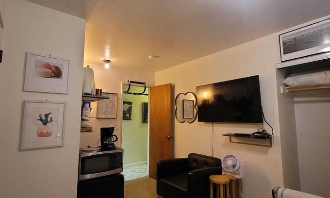 El Sobrante Apartment | Cozy studio with WiFi in El Sobrante