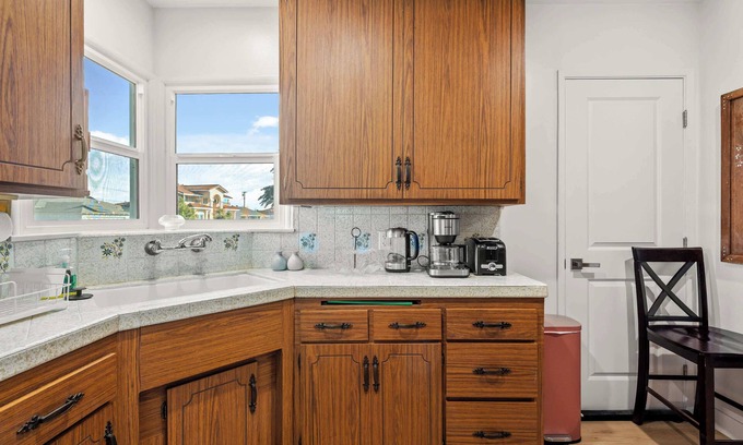 El Monte House | Cozy & Stylish Home Spacious, Fully Equipped Stay