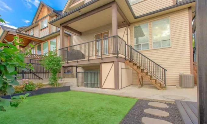 Burke Mountain House | Cozy Suite away from home in Beautiful Burke Mountain