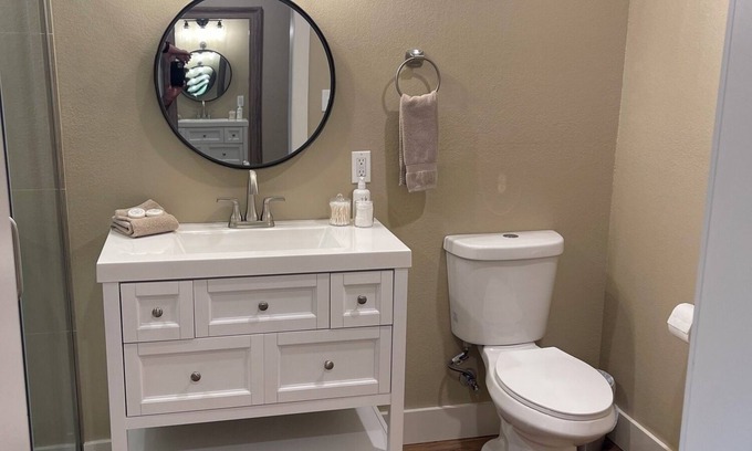 Bandera Apartment | Cozy Suite in New Duplex located in Downtown Bandera
