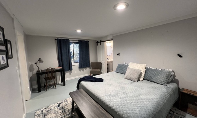 Moscow Apartment | Cozy Suite on Steakhouse Hill - 1 bedroom suite