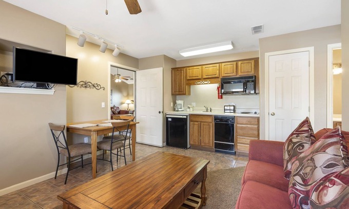 Branson West Condo | Cozy Suite with Kitchenette at Relaxing StoneBridge Village