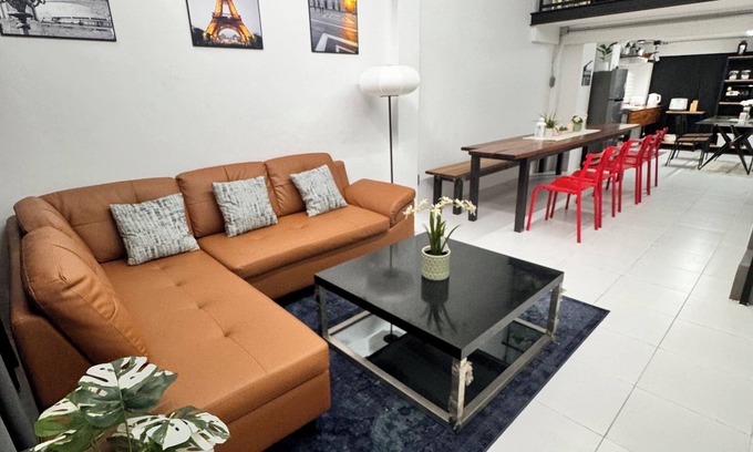 Sukhumvit House | Cozy Sukhumvit House, suit to big group. Near BTS phrakanong.