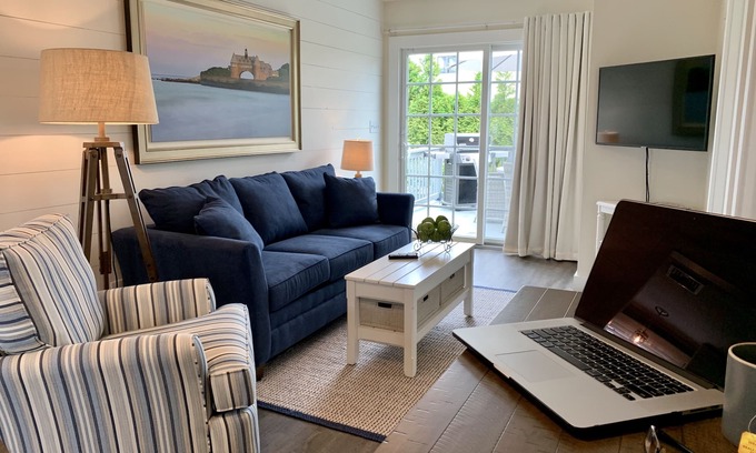 Point Judith House | Cozy Summer Cottage minutes from Narragansett Beaches