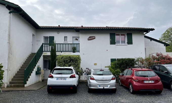 Cambo-les-Bains Apartment | Cozy T2 Apartment in Cambo-les-Bains with Terrace and Parking, Near Center and Spa