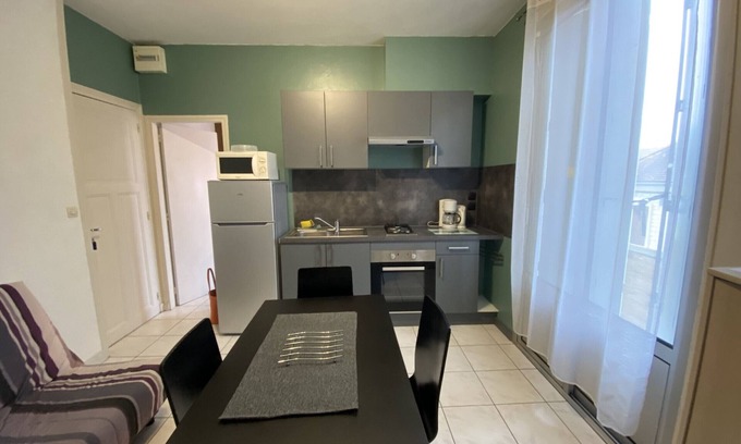 La Roche-Posay Apartment | *Cozy T2 in Central La Roche-Posay w/Wi-Fi, Balcony & Close to Thermes*