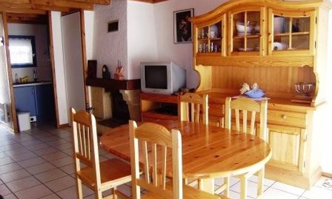 Esquieze-Sere Apartment | Cozy T3 Apartment, 7 people, fireplace, pets allowed, WiFi, near shops
