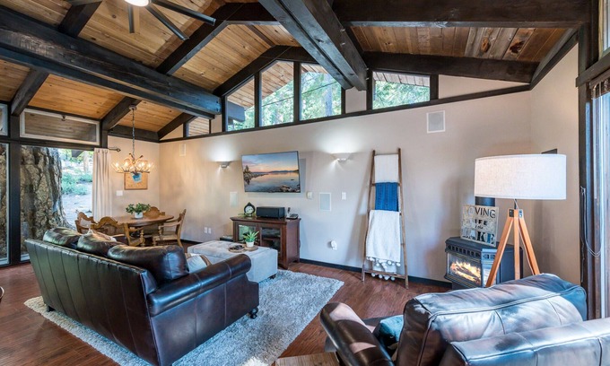 Sunnyside House | Cozy Tahoe Cabin, Perfect Location