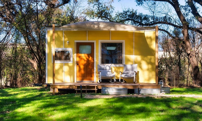 South Lamar House | Cozy Tiny Home on an Eco Farm!