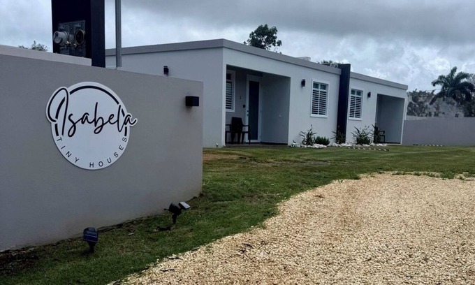 Arenales Altos Apartment | Cozy Tiny House for Couples or Families – Peaceful Isabela Retreat