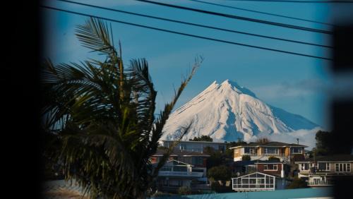 New Plymouth House | Cozy Tiny House Near The Beach