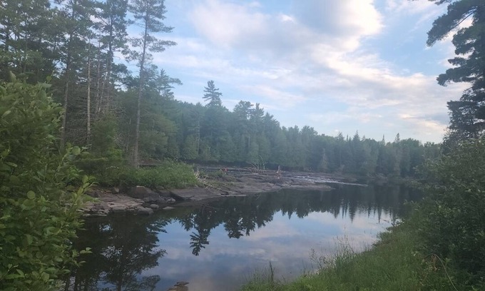 Greater Madawaska RV Rental | Cozy trailer right on the Madawaska River