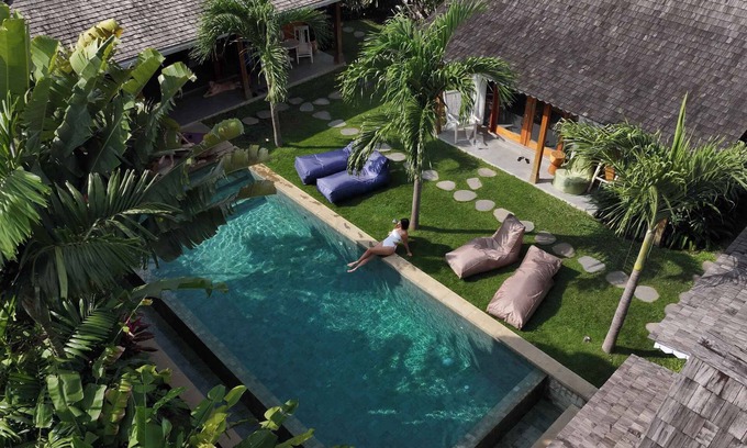 Sunset Road Villa | Cozy Tropical 3BR Villa | 12 min to Seminyak Beach