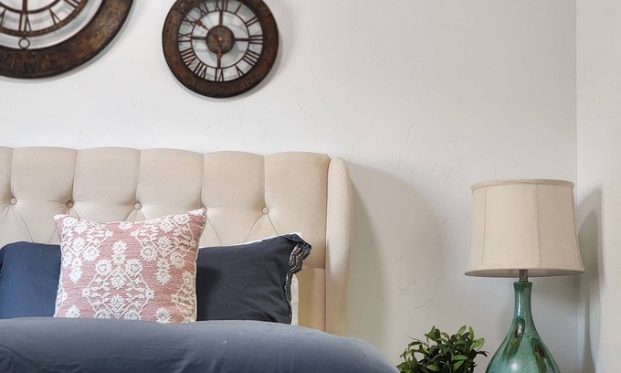 Boise Condo | Cozy "Turn of the Century" 3B/2B Explorers Suite