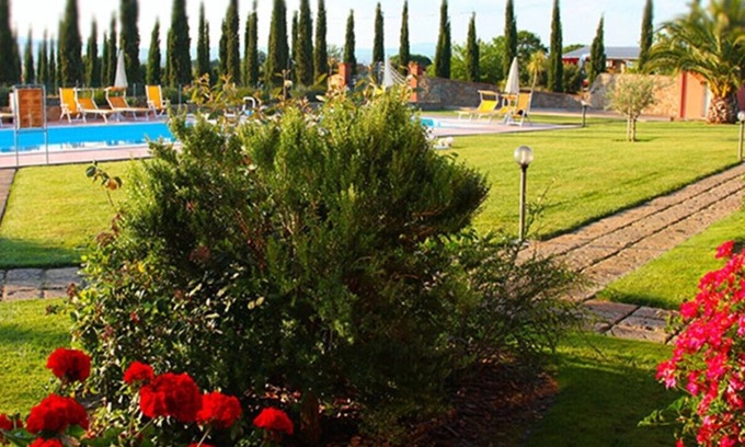 Scarlino Scalo Apartment | Cozy Tuscan apartment with pool by the sea!