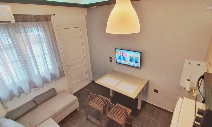 Nea Michaniona Apartment | Cozy twin suites