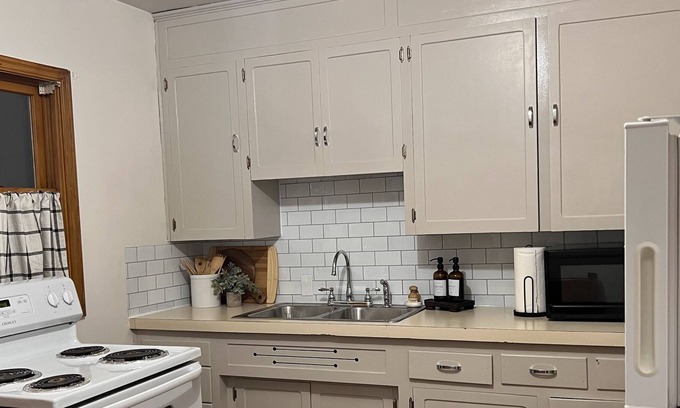 Fairmont Apartment | Cozy two bedroom, fully furnished apartment