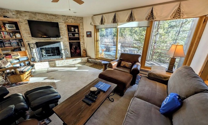 Mountain House Condo | Cozy unit close enough to walk to the lift!