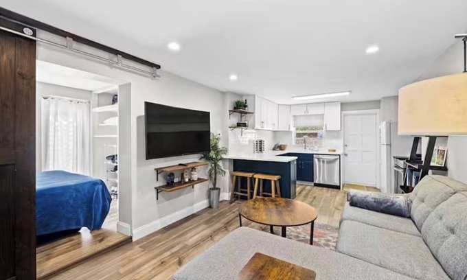 Gulfport Condo | Cozy unit in charming Gulfport halfway between downtown and beach