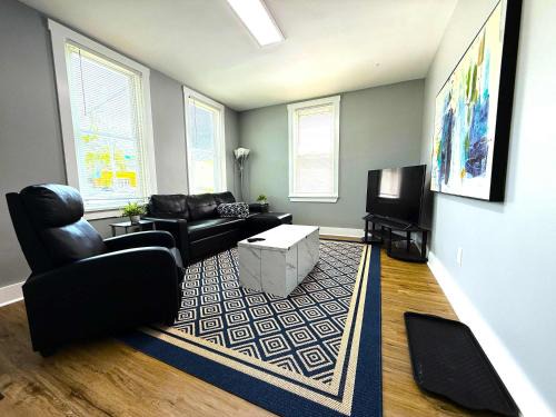 Wilmington Apartment | Cozy unit King bed & laundry