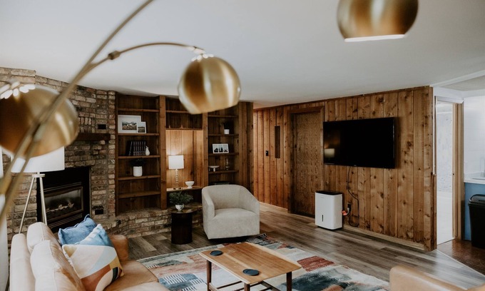 Grand Rapids House | Cozy Up-North Vibe. Summer fun!