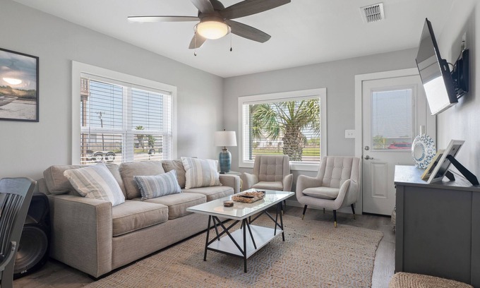 Port Mansfield House | Cozy, updated and spacious cabin close to boat ramp in Port Mansfield