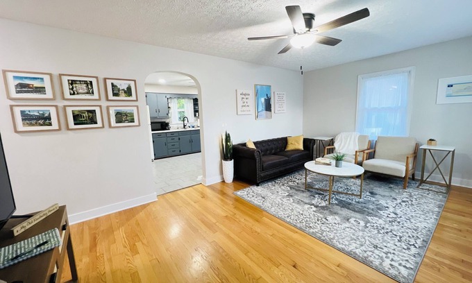 Hodgenville House | Cozy updated Hodgenville home in central Kentucky, Abraham Lincoln National Park