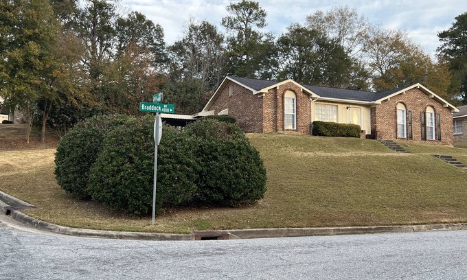 Columbus House | Cozy updated home with luxury bathrooms and kitchen located 5 minutes from post