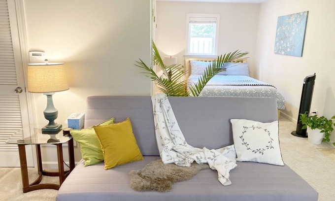 Atlanta House | Cozy Urban Retreat - Entire Guest Suites in Buckhead
