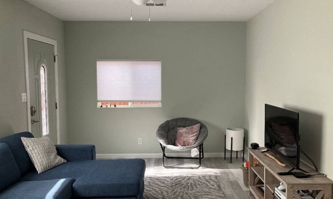 Alamedan Valley House | Cozy Casita/ guesthouse in Albuquerques North Valley.