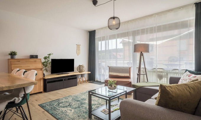 Schoenwald Apartment | Cozy Vacation Apartment 117 with Garden View, Wi-Fi and Balcony