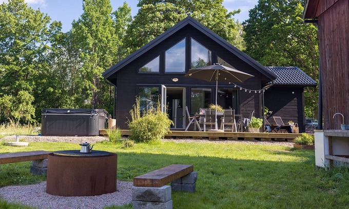 Almhult House | Cozy vacation home by the lake, newly built