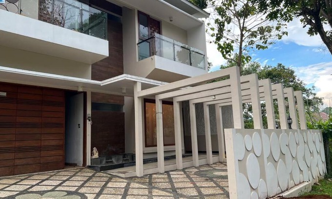 Citaringgul House | Cozy villa with swimming Pool in Sentul