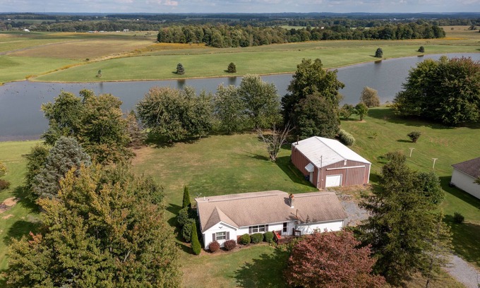Branchton House | Cozy Volant Ranch With Lakeview