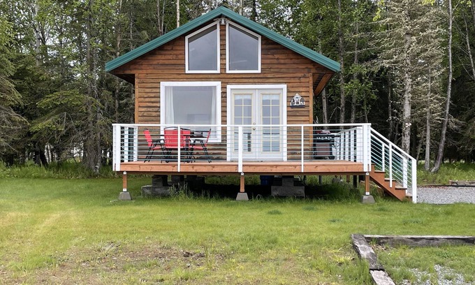 Kalifornsky Cabin | Cozy Waterfront Cabin, Central Kenai - Alaskan Sunset Cabins: 'Kalgin'