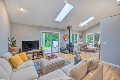 Whitehall House | Cozy Whitehall Hideaway with Hot Tub and Chiminea!