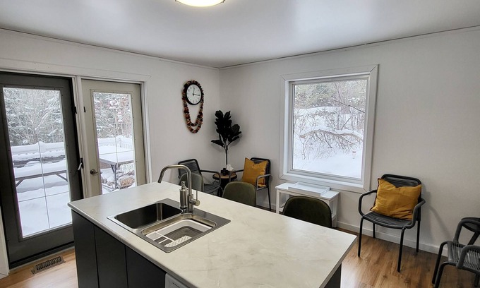 Kenora House | Cozy winter stay in Lake of the Woods