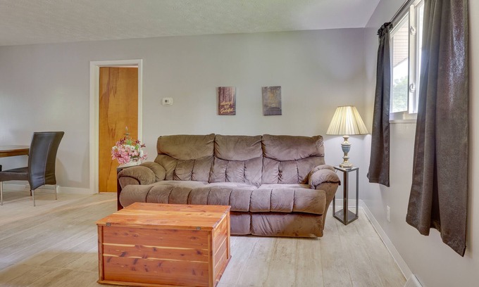 Poland Apartment | Cozy Youngstown Apartment w/Central A/C + Heating