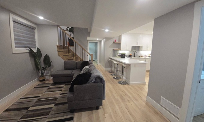 Rosemount Apartment | Cozy2Bedroom Basement Apartment.5mins walk2key amenities & malls.Family-friendly