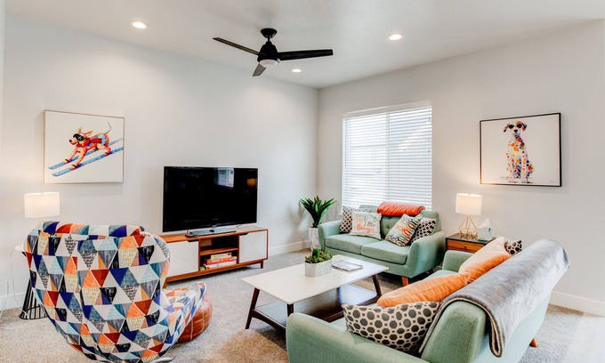 Bluffdale House | COZY4BRw/2-KingBeds in the heart of Silicon Slope's