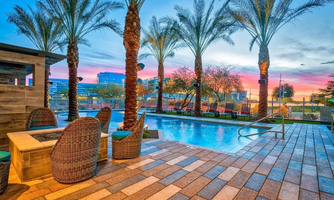 Tempe Apartment | CozySuites at Town Lake