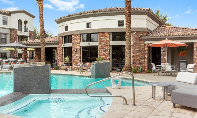Glendale Sports and Entertainment District Apartment | CozySuites Glendale by the stadium with pool 01