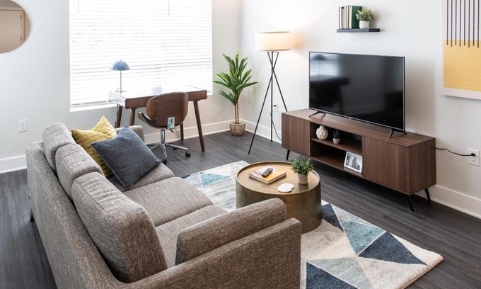 Central Business District Apartment | Cozysuites l Stylish 1BR in Downtown Cincinnati